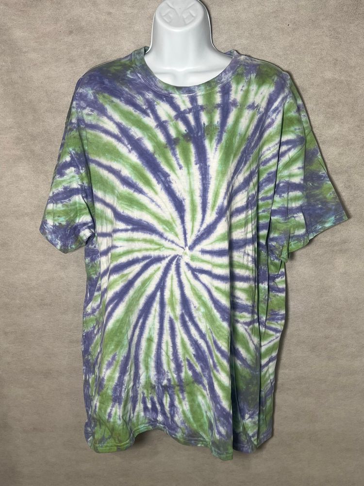 Mossy Green and Violet Spiral